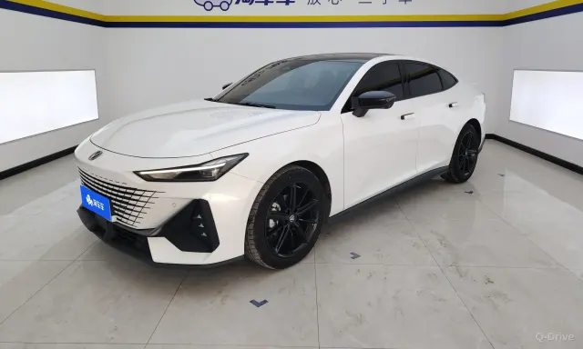 Changan UNI-V 2023 1.5T фото 1