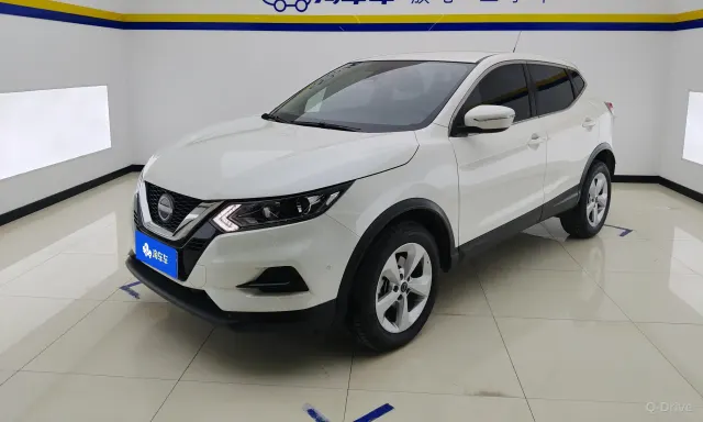 Nissan Qashqai 2023 2.0L фото 1