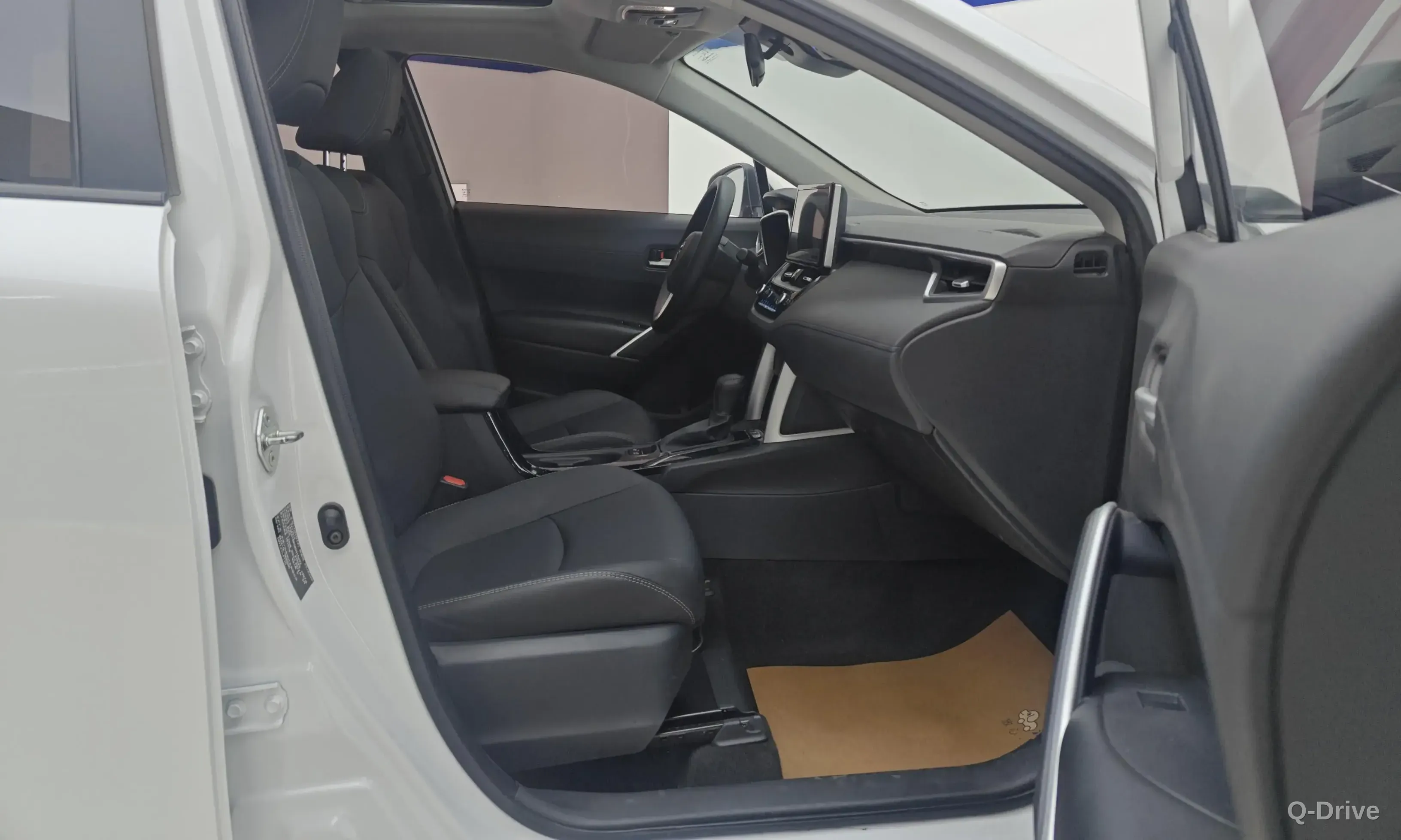 Toyota Wildlander 2022 2.0L фото 8