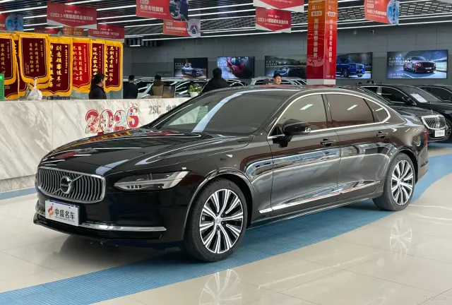 Volvo S90 2024 B5 Luxury фото 1