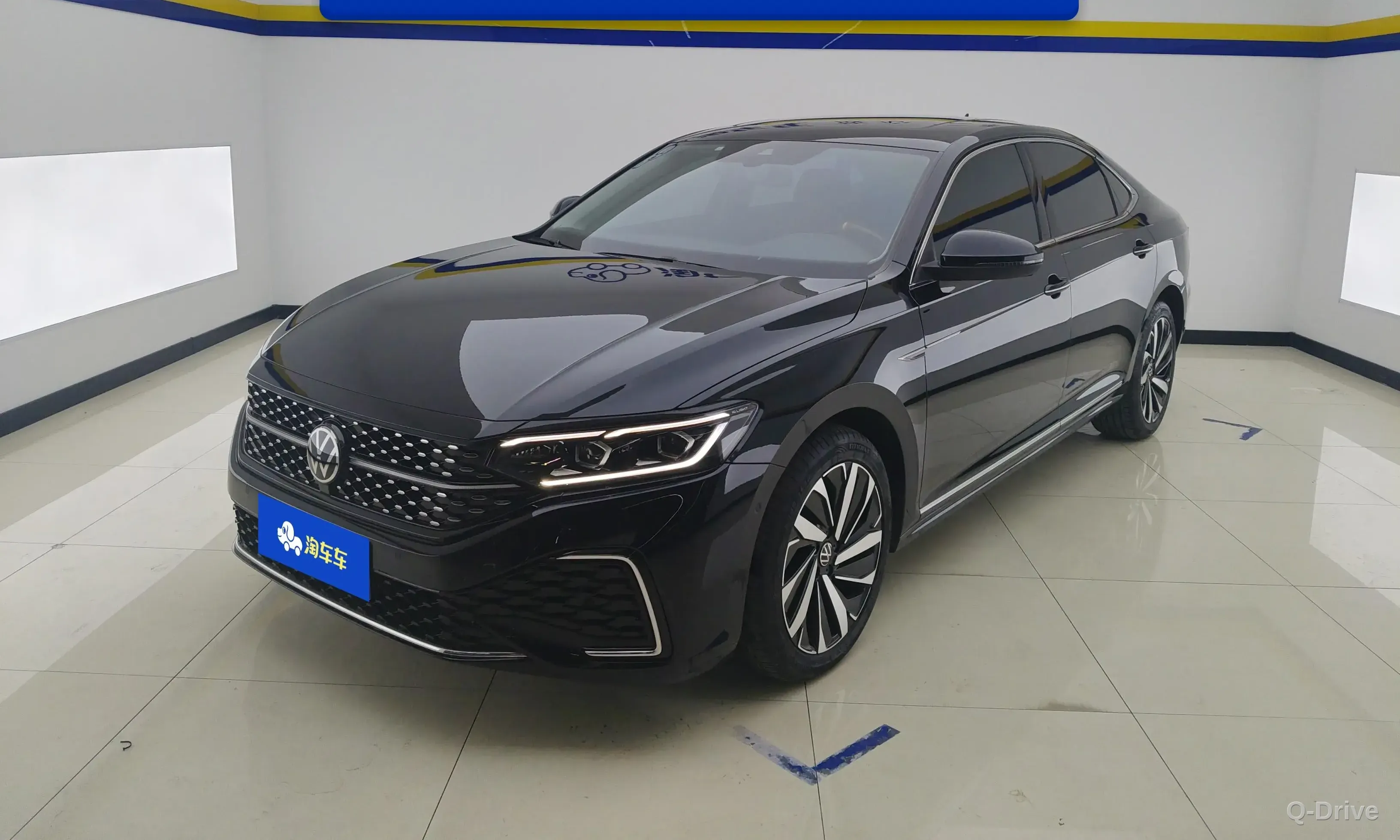 Volkswagen Passat 2022 330TSI Luxury фото 1