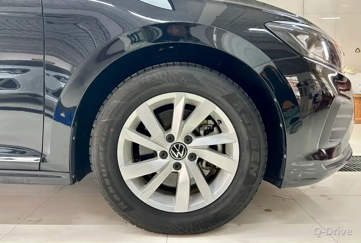 Volkswagen Passat 2022 280TSI Elite фото 8