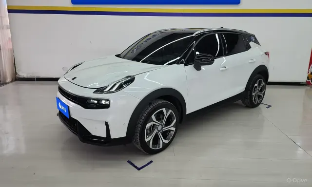 Lynk & Co 06 2023 1.5T Halo фото 1