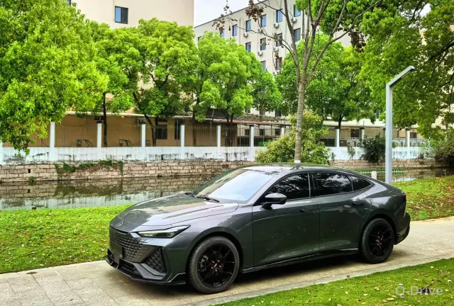 Changan UNI-V 2023 2.0T фото 1