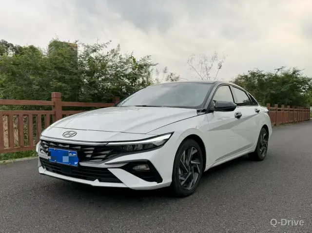 Hyundai Elantra 2023 1.5L CVT GLX Elite фото 1