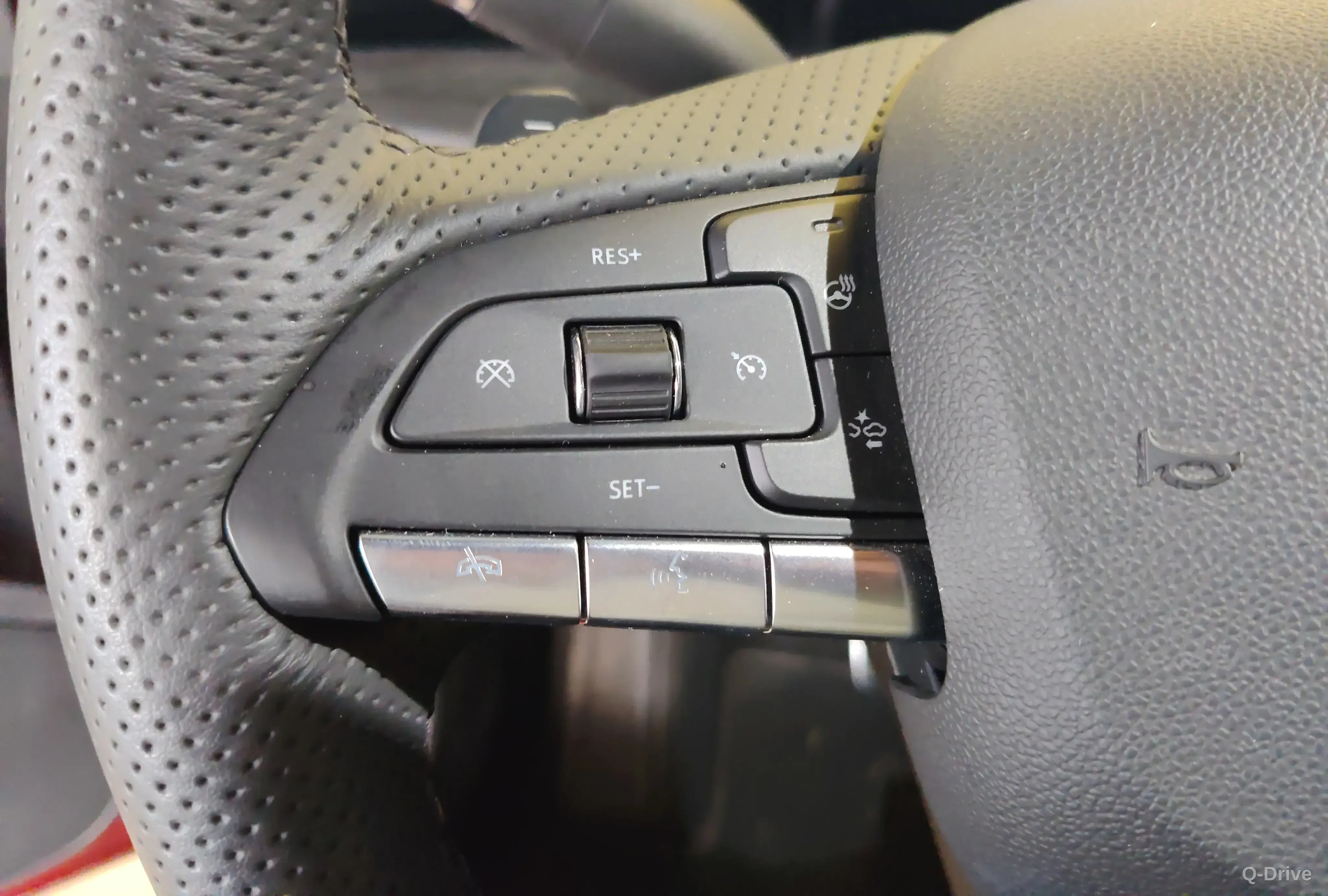 Cadillac XT4 2024 28T 4WD Luxury фото 7