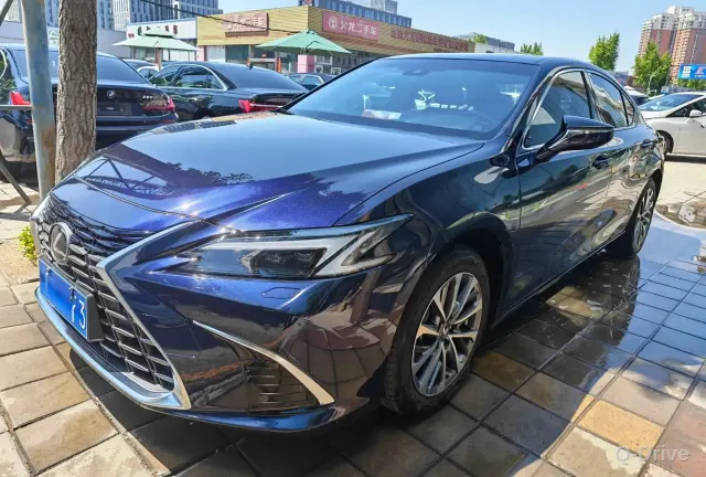 Lexus ES 2025 200 фото 1