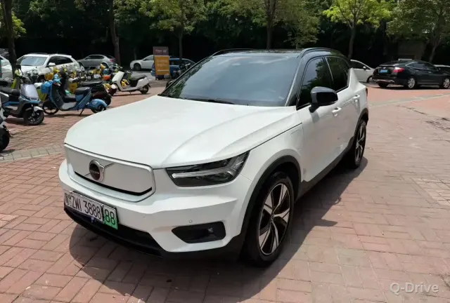 Volvo XC40 2022 EV фото 1