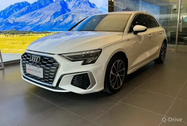 Audi A3 2022 Sportback 35 TFSI фото 1