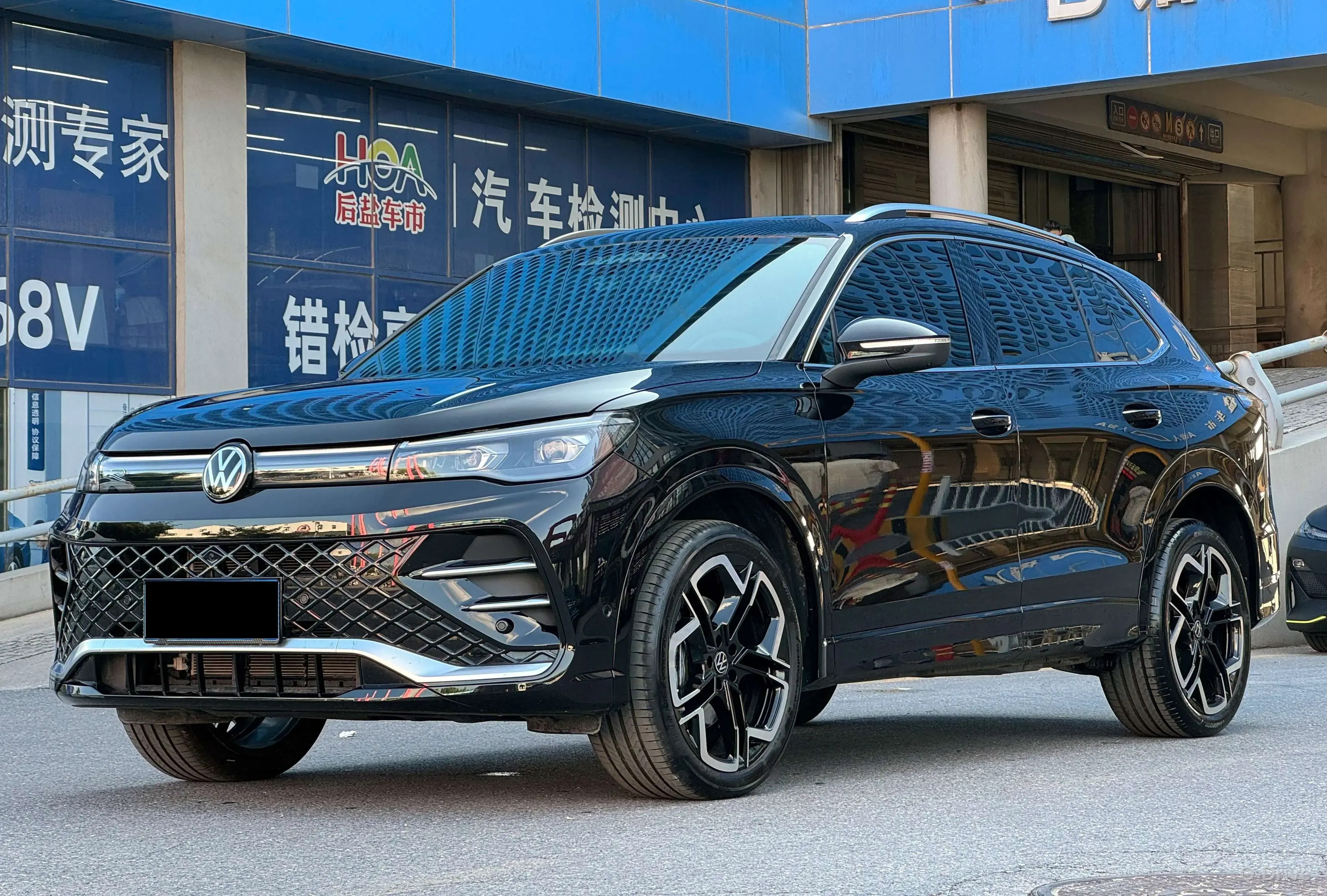 Volkswagen Tiguan L 2026 380TSI R-Line фото 1