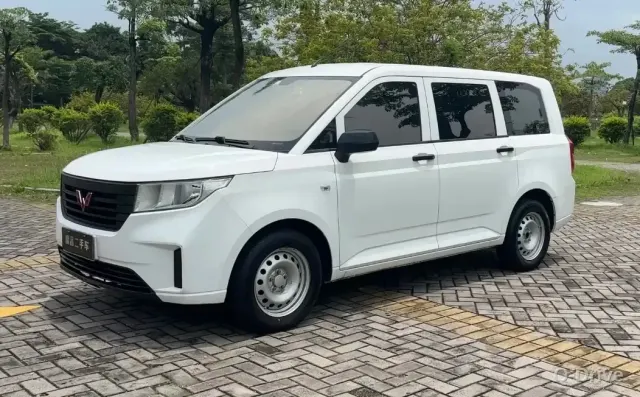 Wuling Hongguang 2019 1.5T 5 фото 1