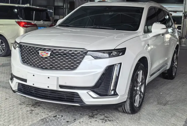 Cadillac XT6 2022 2.0T фото 1