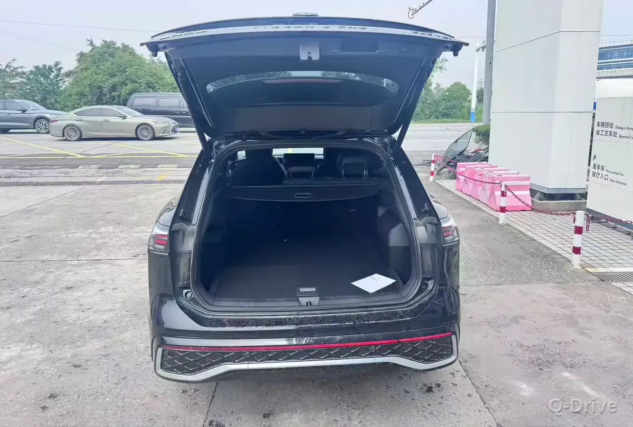 Volkswagen Tiguan L 2025 380TSI R-Line фото 5