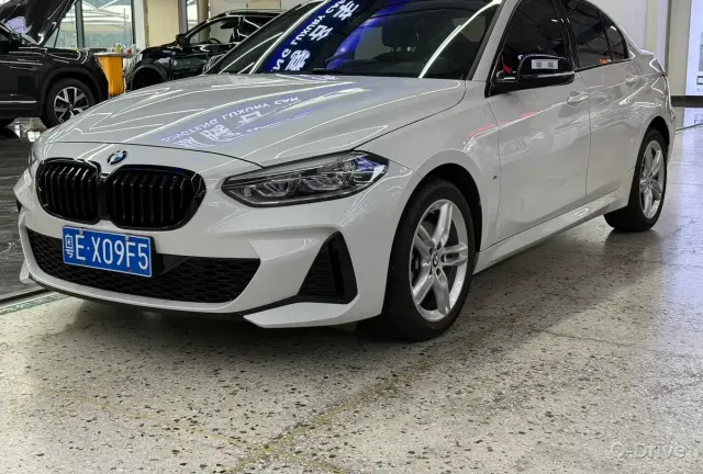 BMW 1 Series 2023 120i M фото 1