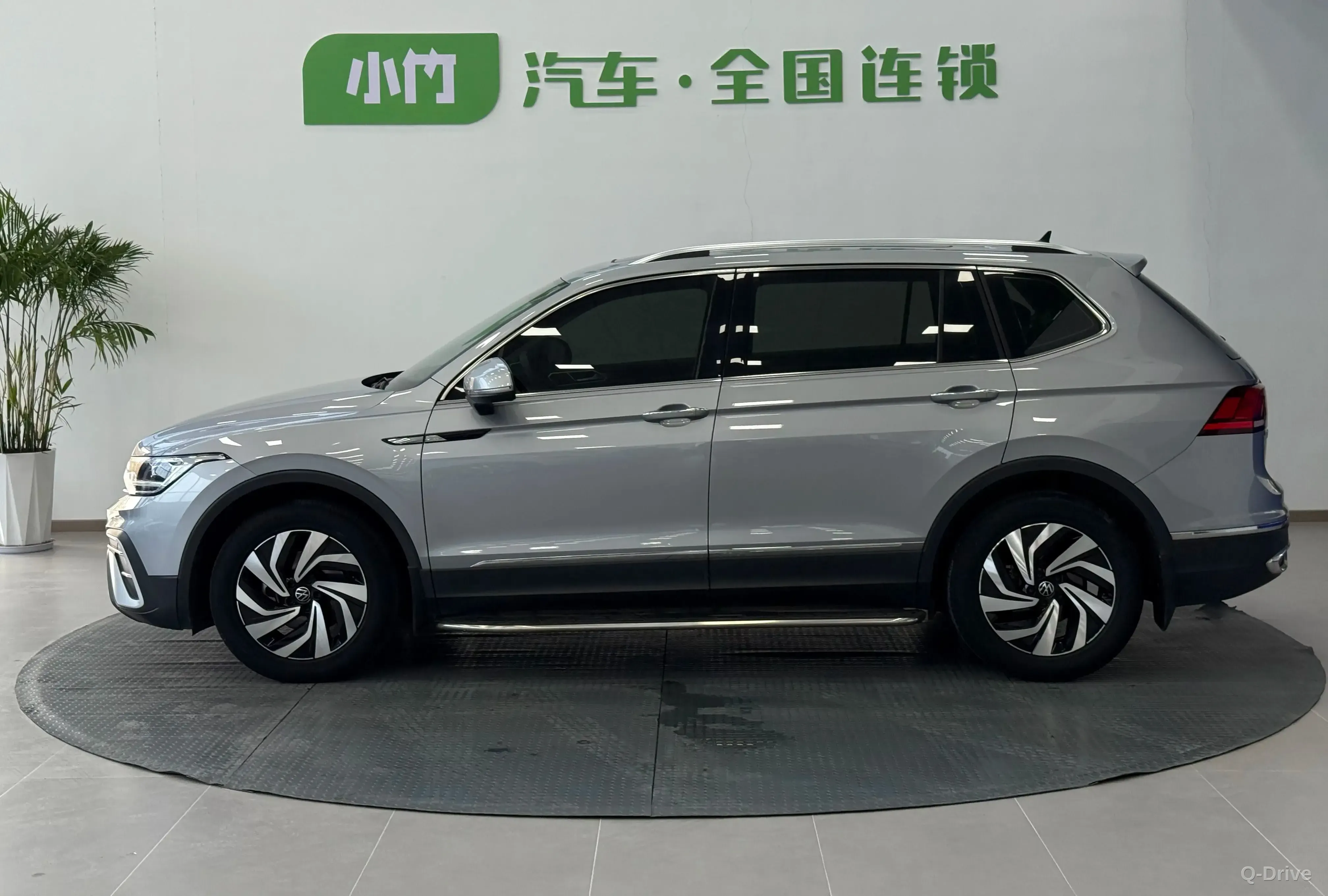 Volkswagen Tiguan L 2023 280TSI фото 4