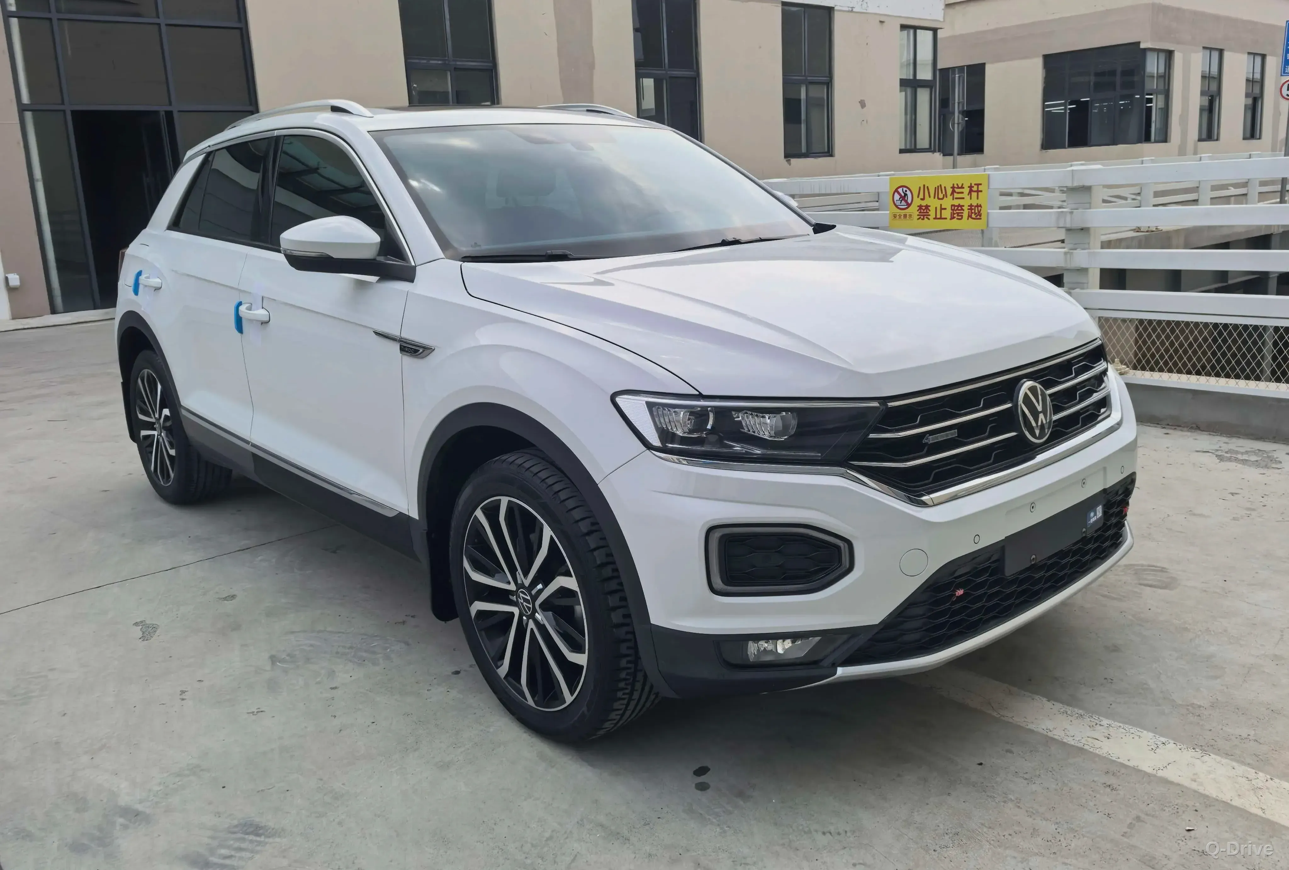 Volkswagen T-Roc 2021 280TSI DSG фото 3