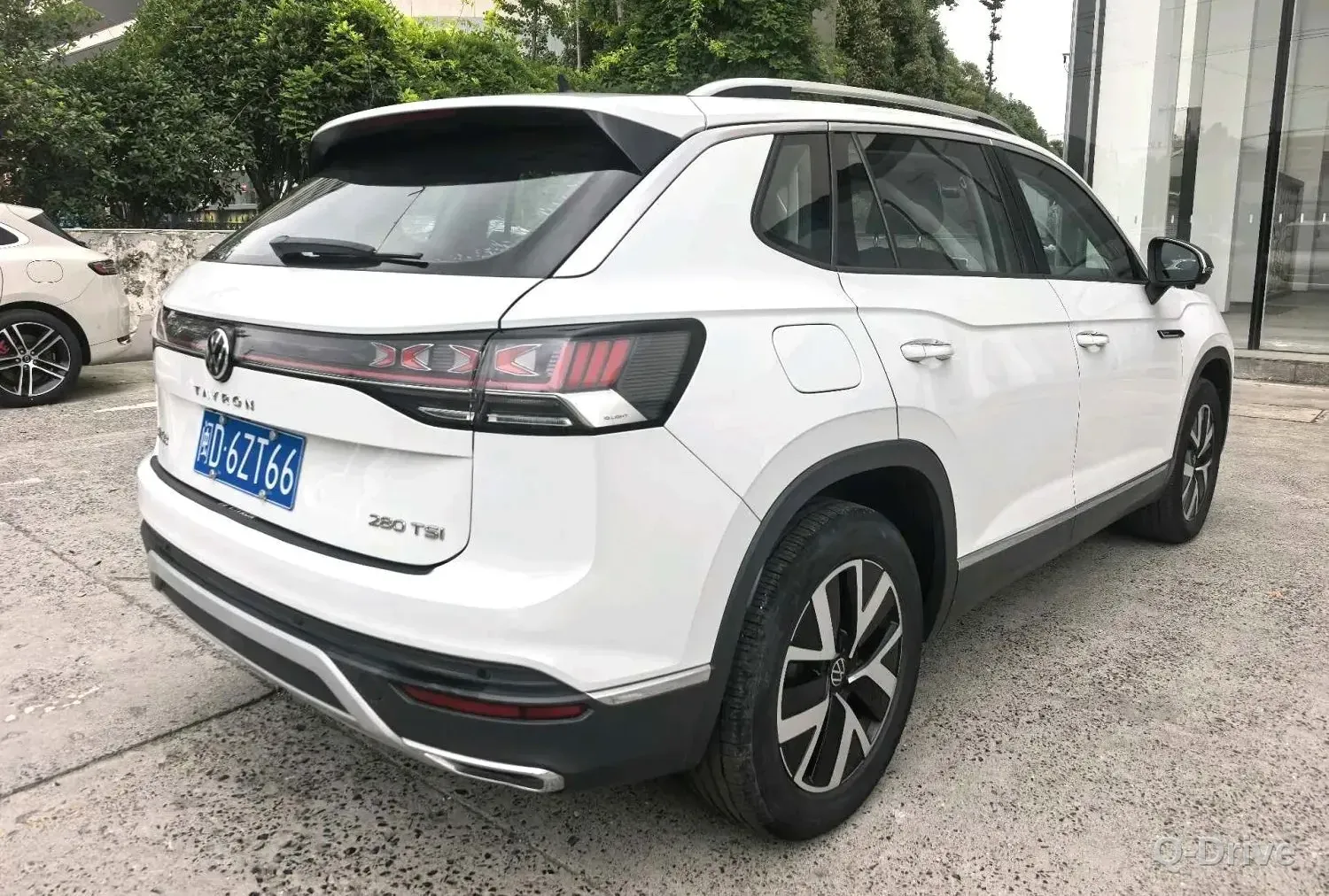 Volkswagen Tayron 2023 280TSI Plus фото 4