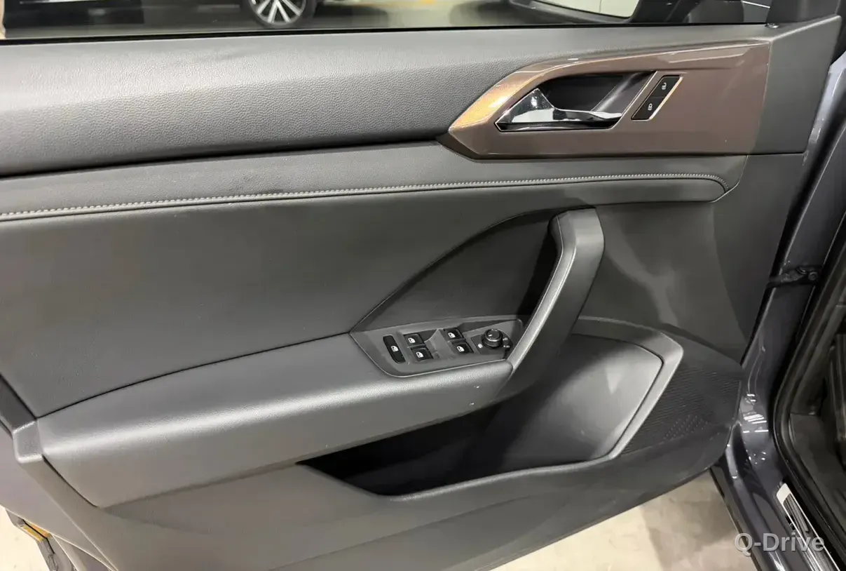 Volkswagen Tharu 2022 280TSI Luxury фото 8