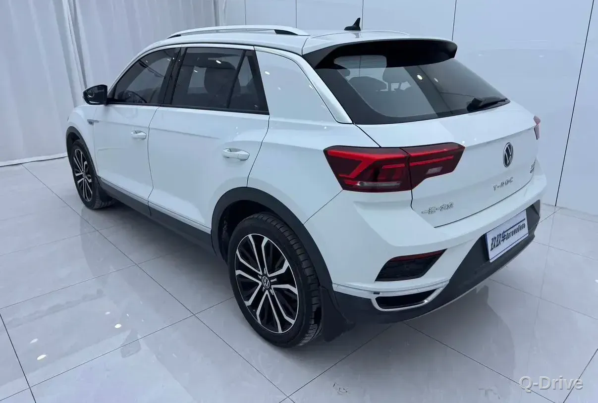Volkswagen T-Roc 2021 280TSI DSG фото 4